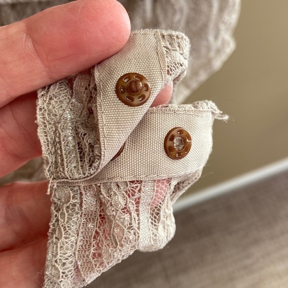 Nwt Beige Lace Bottom Bodysuit - Small - Picture 4 of 10